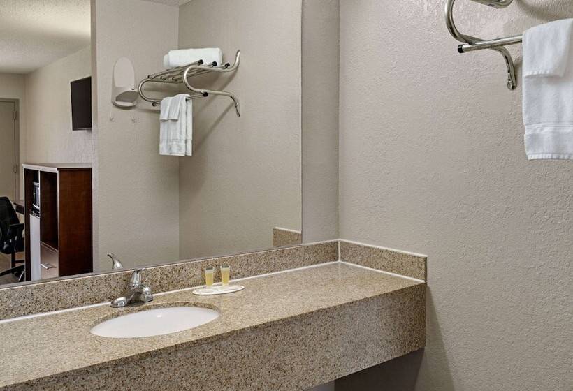 בית מלון כפרי Days Inn By Wyndham Dillon