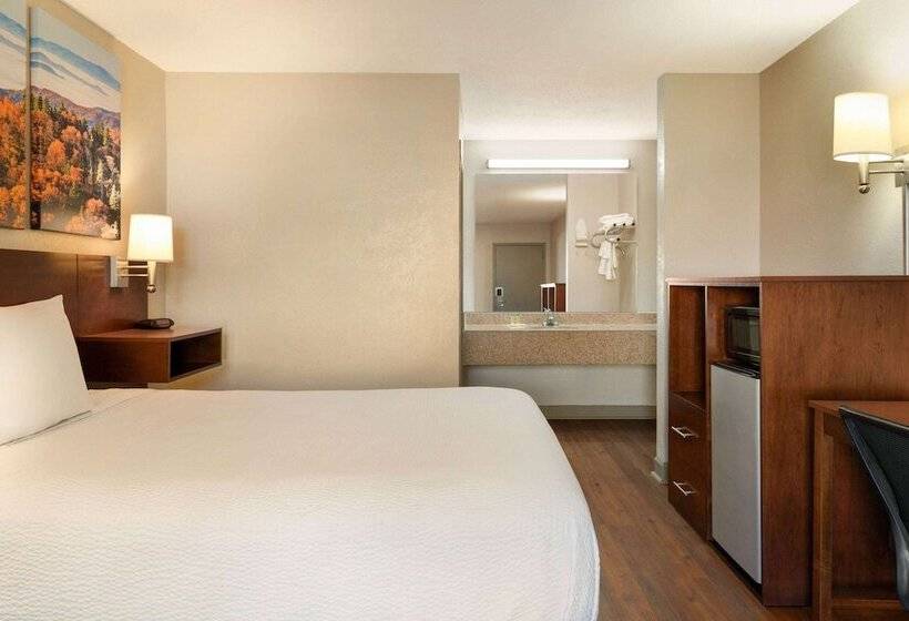 בית מלון כפרי Days Inn By Wyndham Dillon