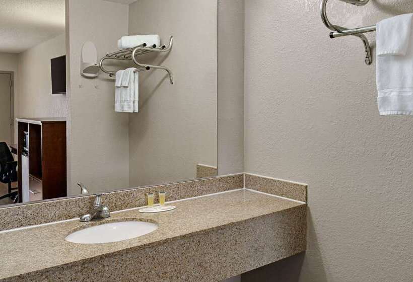 בית מלון כפרי Days Inn By Wyndham Dillon