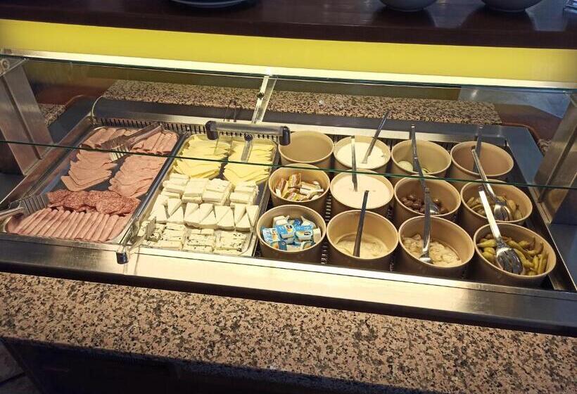 ホテル Kalives Resort