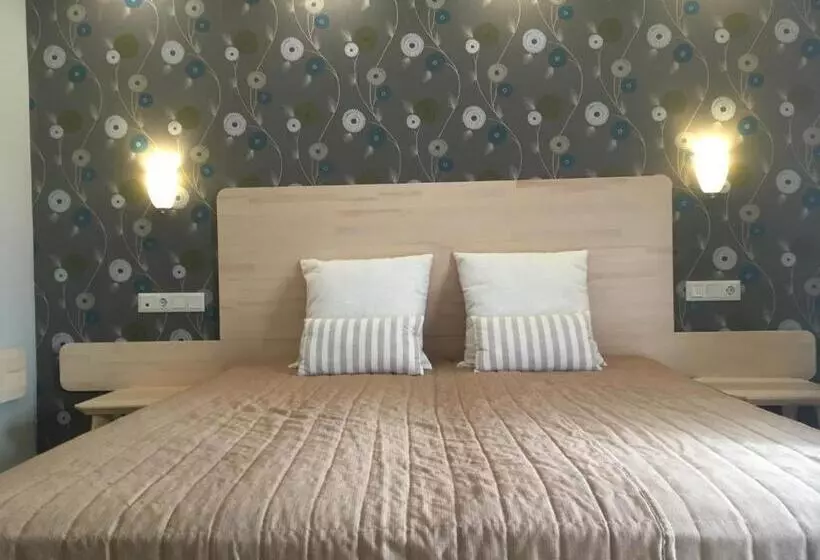 בית מלון כפרי Kalives Resort