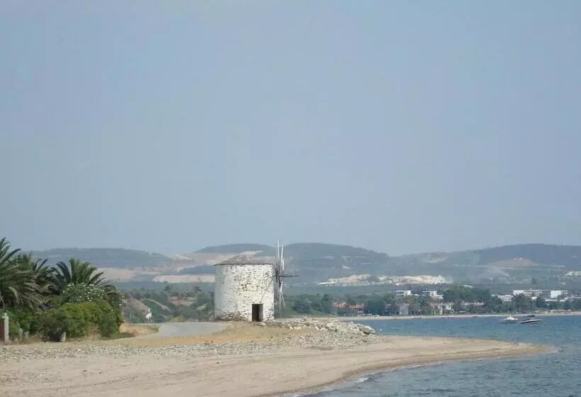 בית מלון כפרי Kalives Resort