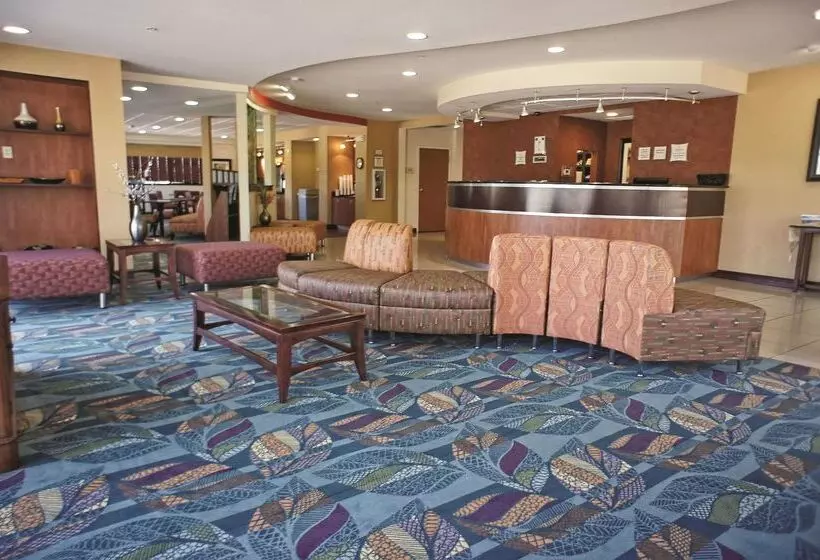 ホテル La Quinta By Wyndham Edmond