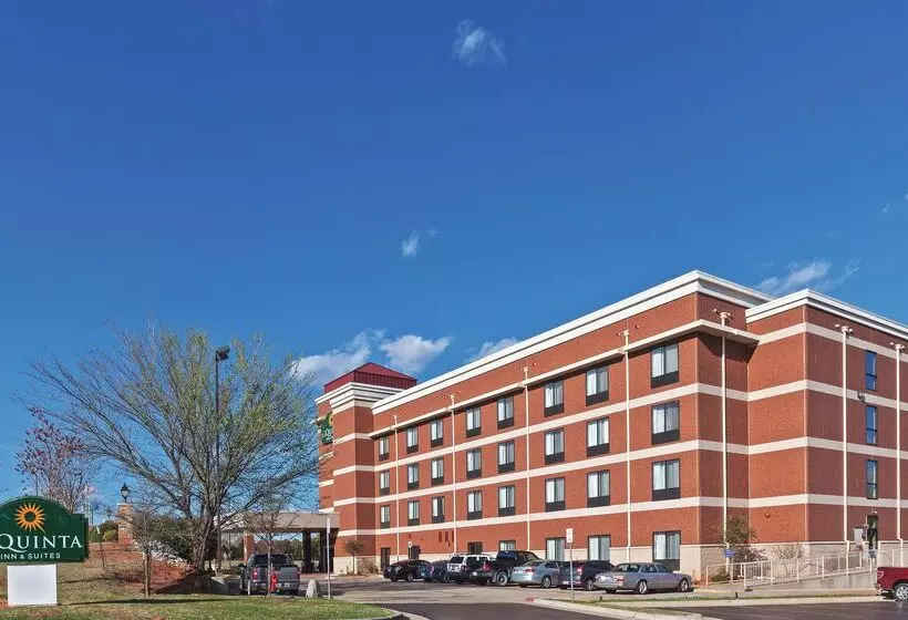 ホテル La Quinta By Wyndham Edmond