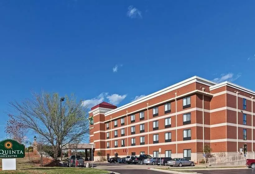 ホテル La Quinta By Wyndham Edmond