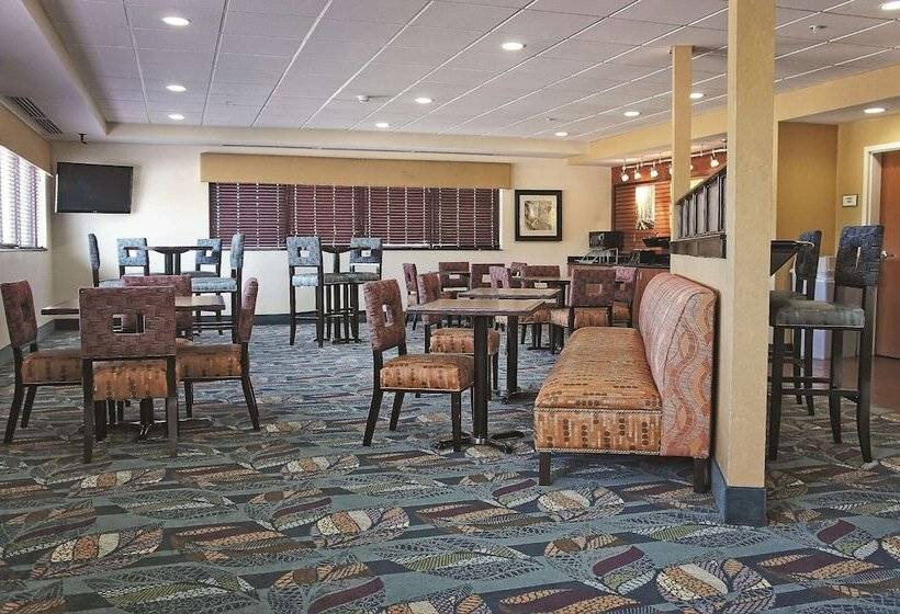 فندق La Quinta By Wyndham Edmond