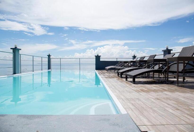 Hotel Palmbeach Resort & Spa Mactan, Cebu