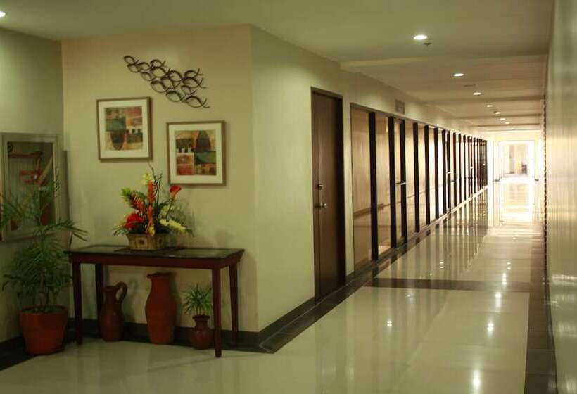 Hotel Palmbeach Resort & Spa Mactan, Cebu