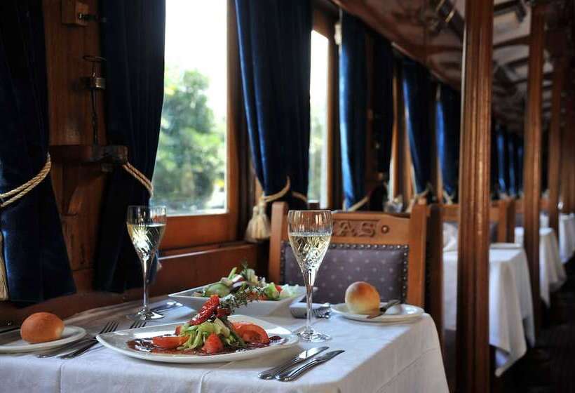 Safari Hotel & Convention Centre