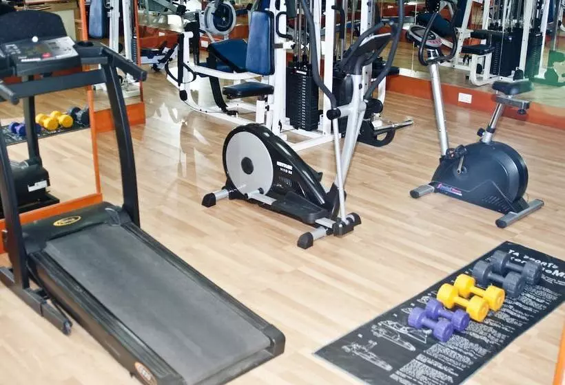 酒店 Safeer International