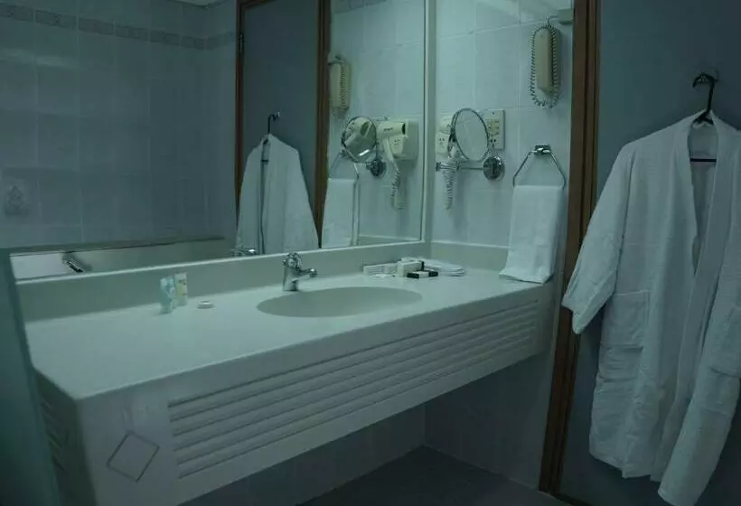 Отель Sun & Sands Seaview