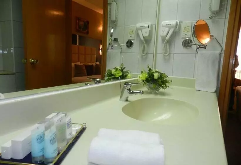 Отель Sun & Sands Seaview