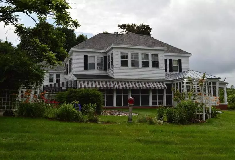 Отель The Brewster Inn