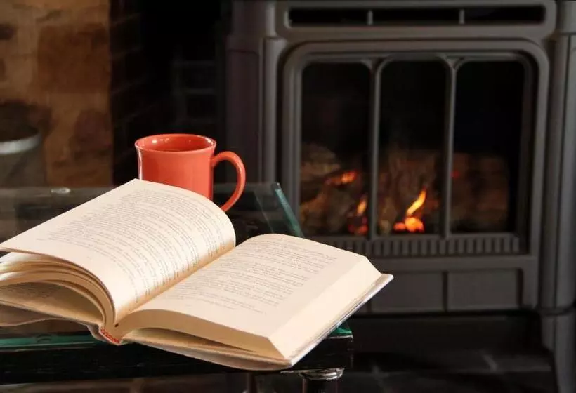 Отель The Brewster Inn