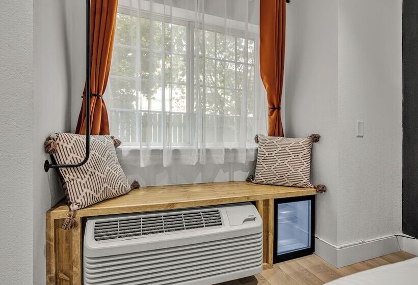 בית מלון כפרי The Block