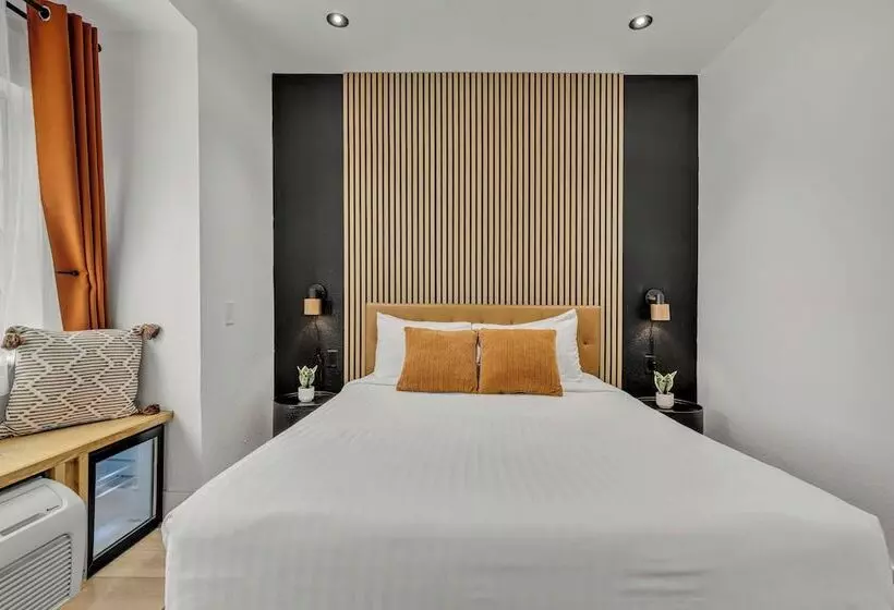 Отель The Block