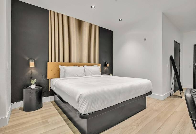 בית מלון כפרי The Block