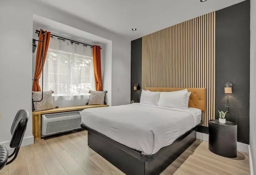 Отель The Block