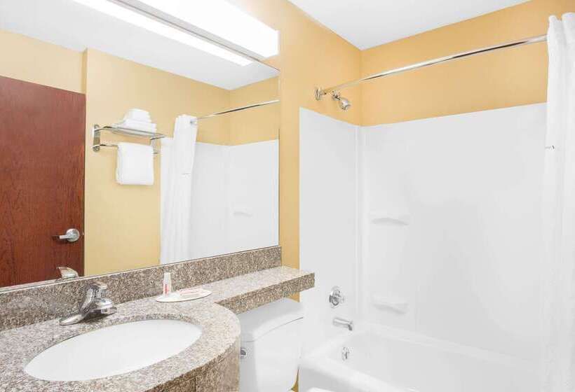 בית מלון כפרי The Block