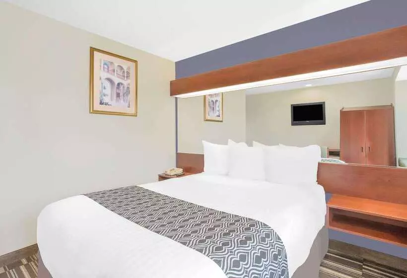 Отель The Block