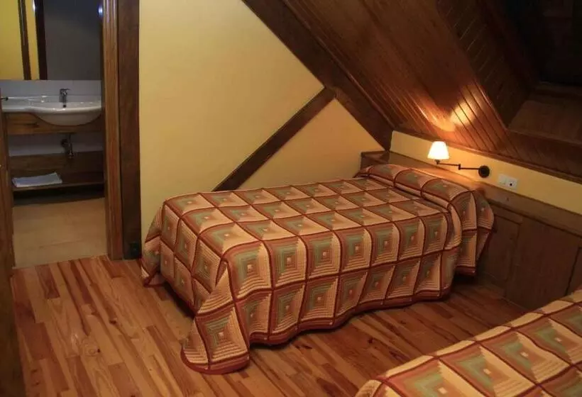 ホテル Bungalows Y Camping Viu