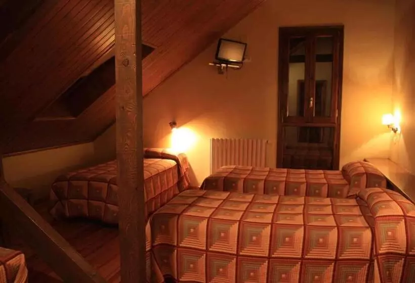 ホテル Bungalows Y Camping Viu