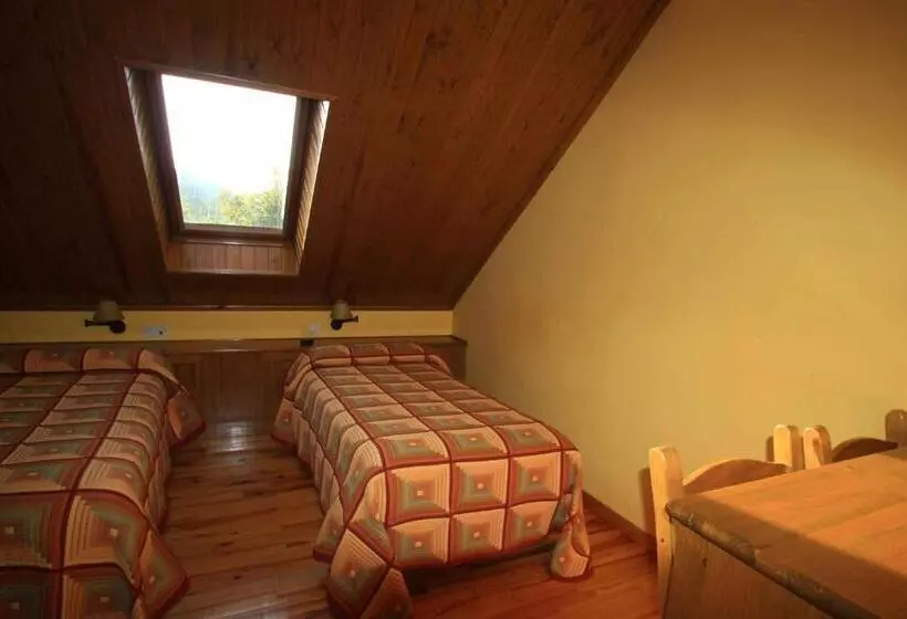 ホテル Bungalows Y Camping Viu