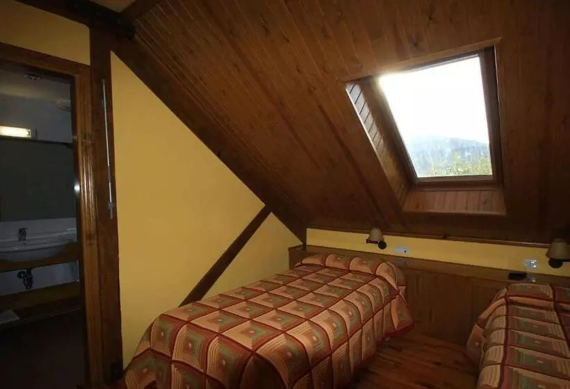 ホテル Bungalows Y Camping Viu