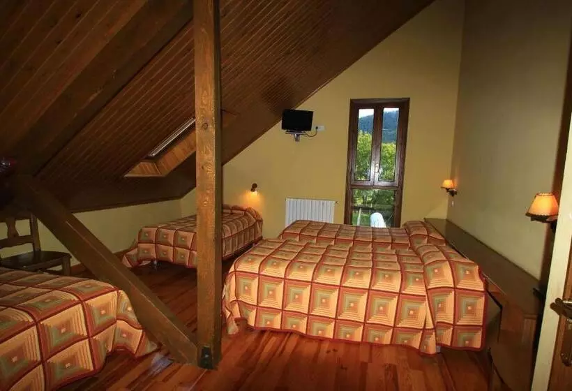 ホテル Bungalows Y Camping Viu