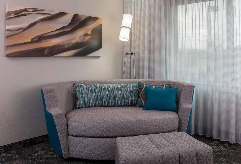 هتل Courtyard By Marriott Nashville Goodlettsville