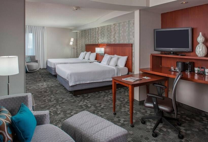 هتل Courtyard By Marriott Nashville Goodlettsville
