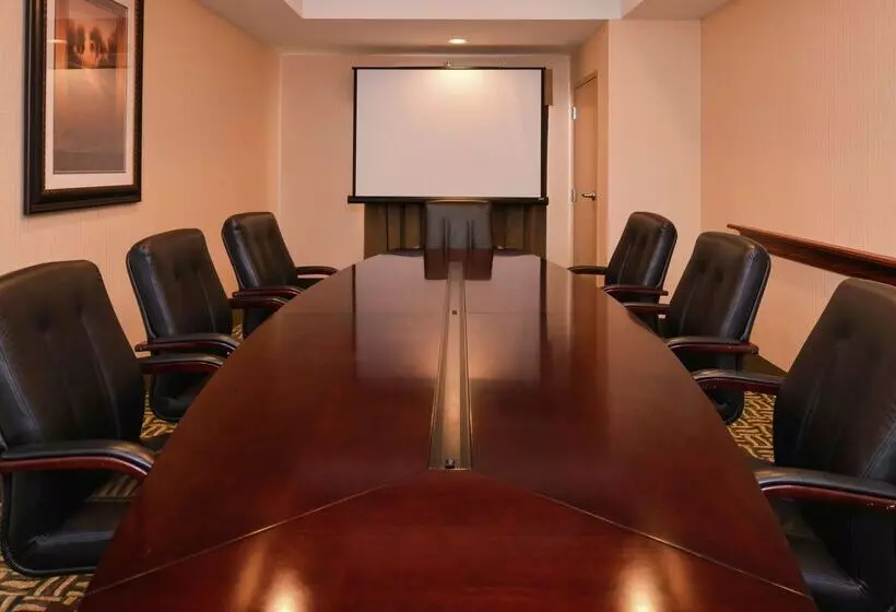 ホテル Hampton Inn Harrison