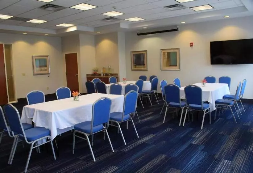 ホテル Holiday Inn Express Leland Wilmington Area, An Ihg