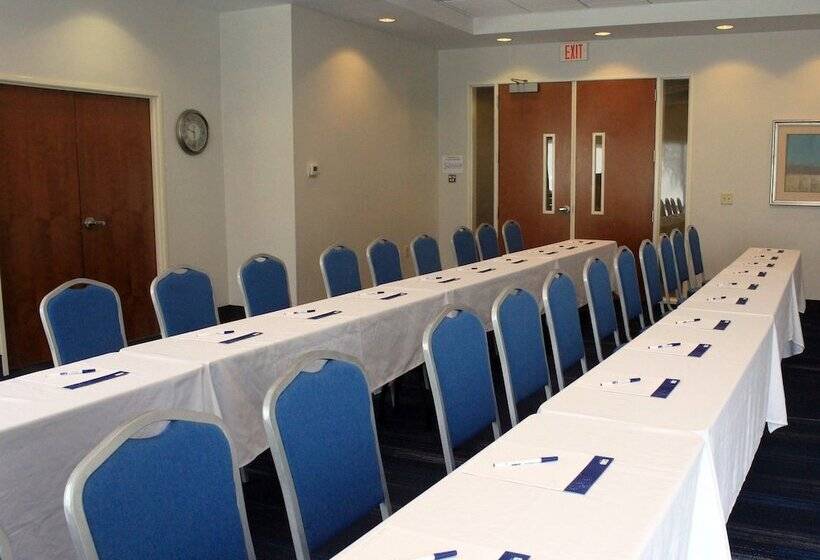 ホテル Holiday Inn Express Leland Wilmington Area, An Ihg