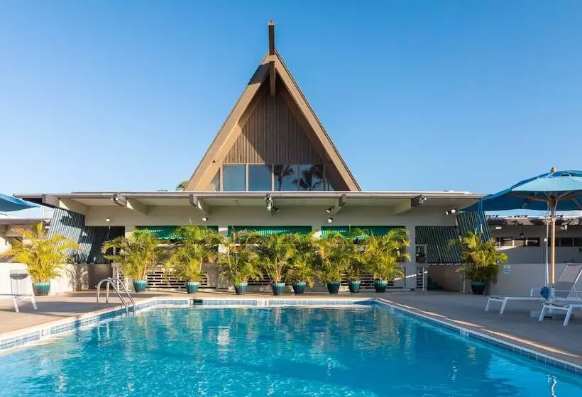 Отель Maui Beach