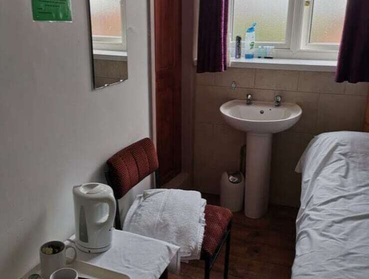 فندق OYO Swan Inn