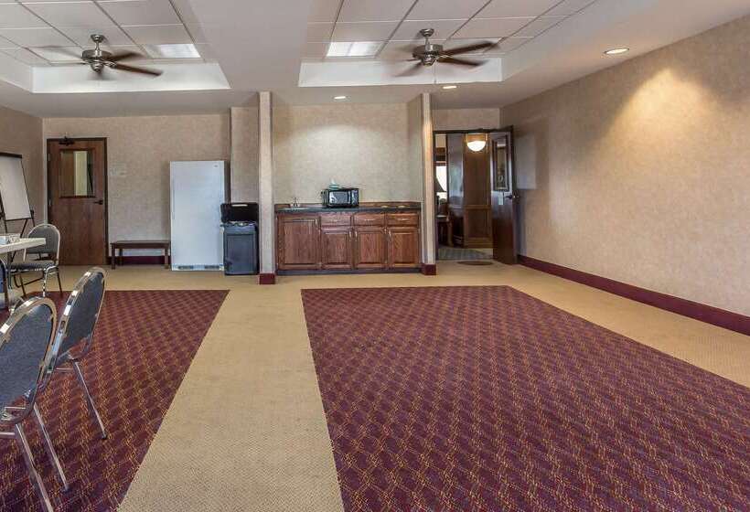 בית מלון כפרי Quality Inn & Suites