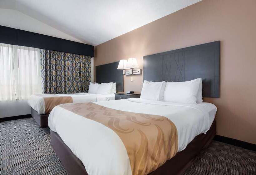 호텔 Quality Inn & Suites