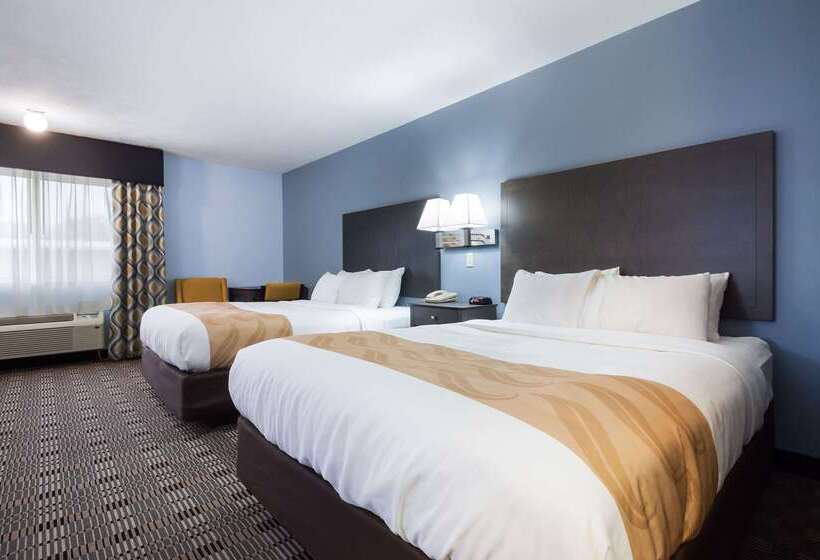 호텔 Quality Inn & Suites