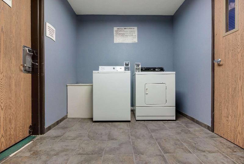 호텔 Quality Inn & Suites