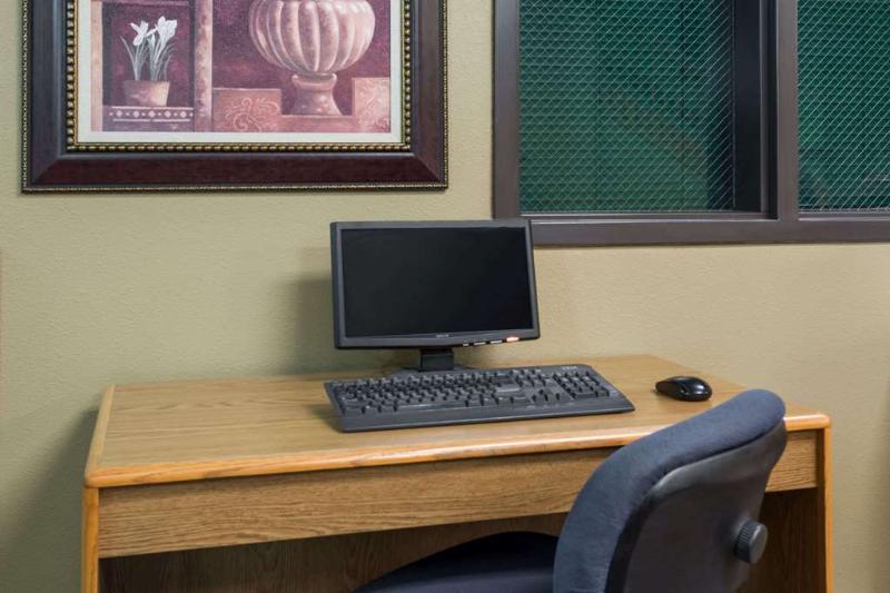 호텔 Quality Inn & Suites