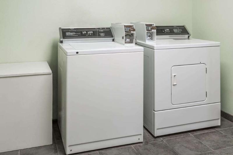 호텔 Quality Inn & Suites