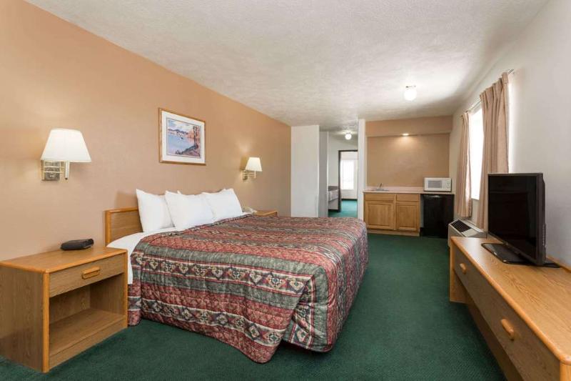 호텔 Quality Inn & Suites