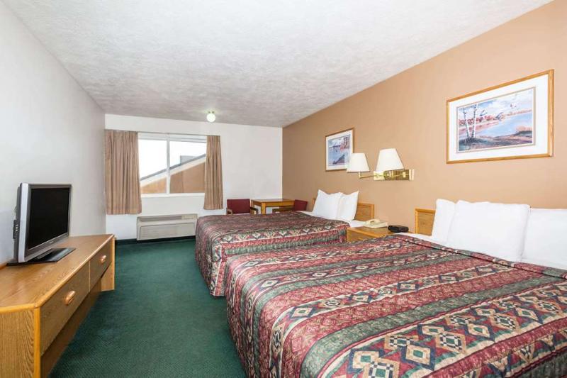 호텔 Quality Inn & Suites