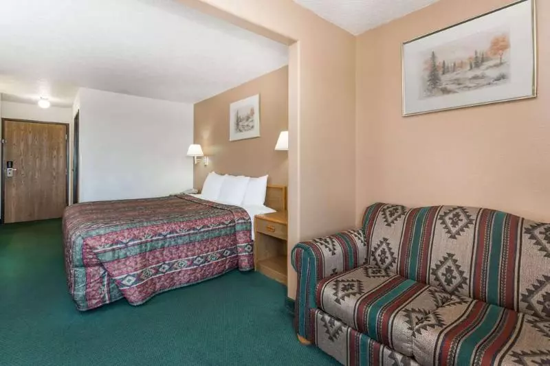 酒店 Quality Inn & Suites