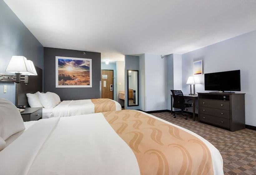 호텔 Quality Inn & Suites