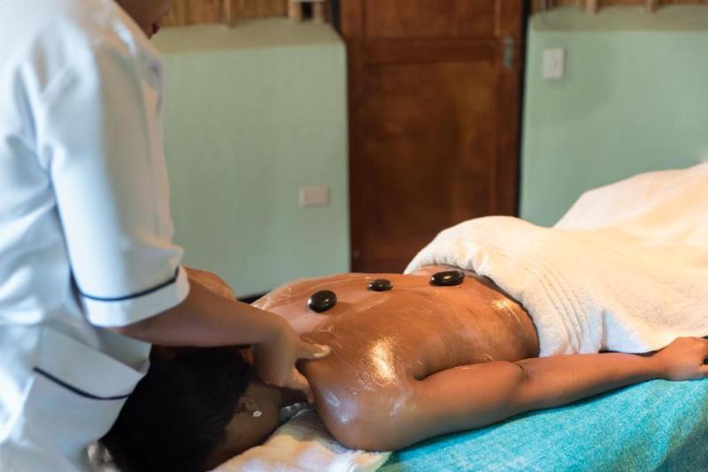 Отель Sefapane Lodge And Safaris