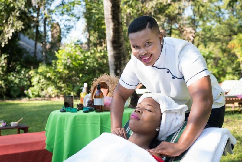 Отель Sefapane Lodge And Safaris