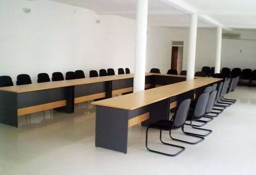 هتل Top Hill Residence Kiriri