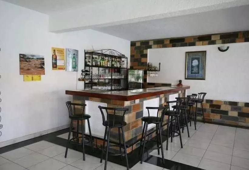 هتل Top Hill Residence Kiriri